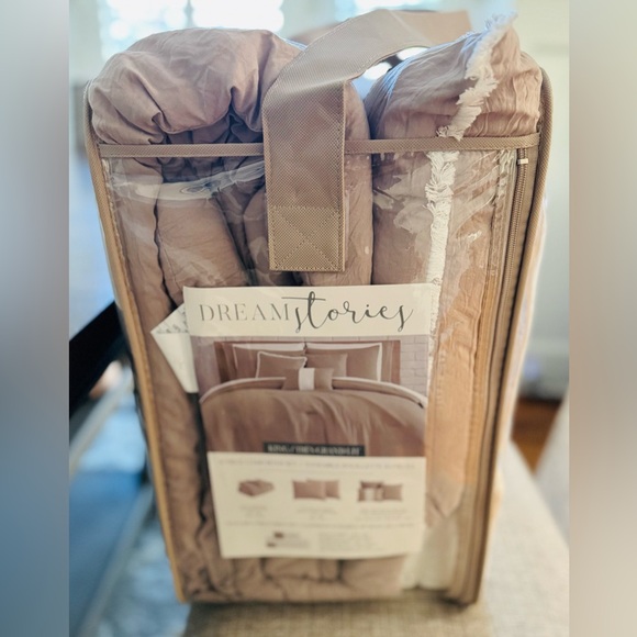 🎉LAST PIECE🎉DREAM STORIES 10pc Supersoft bedding Set - Picture 5 of 8